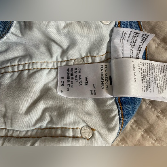 Levi’s Jean Shorts - Picture 8 of 9